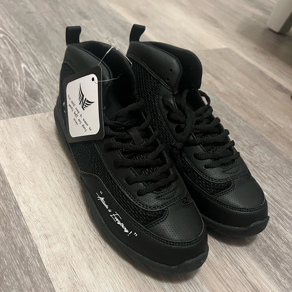 Brand new Top Gun V-Ro cheerleading shoes